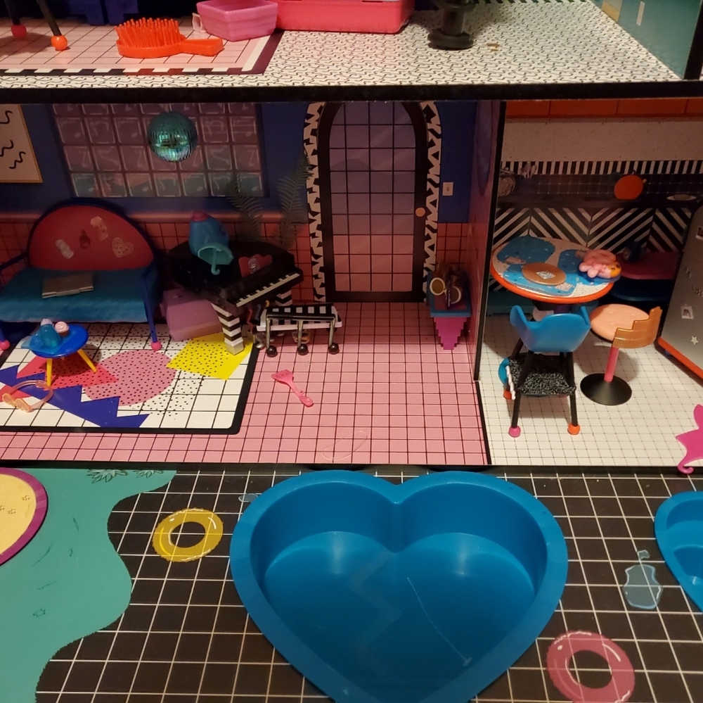 LOL Dollhouse